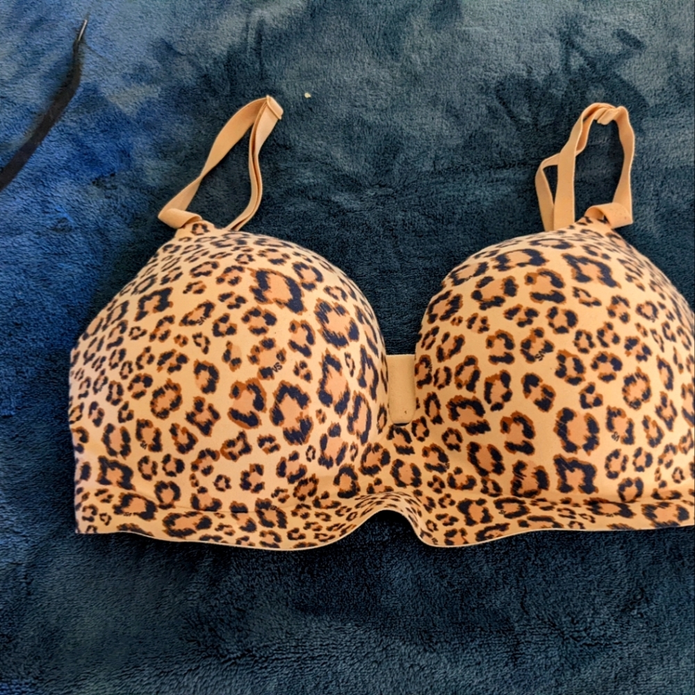 Victoria's Secret Full Coverage Wireless Pushup Bra